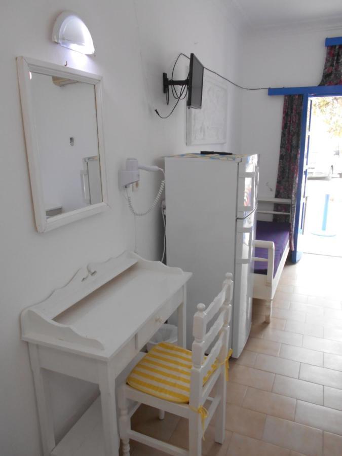 The Three Anchors Rooms Emporio  Extérieur photo