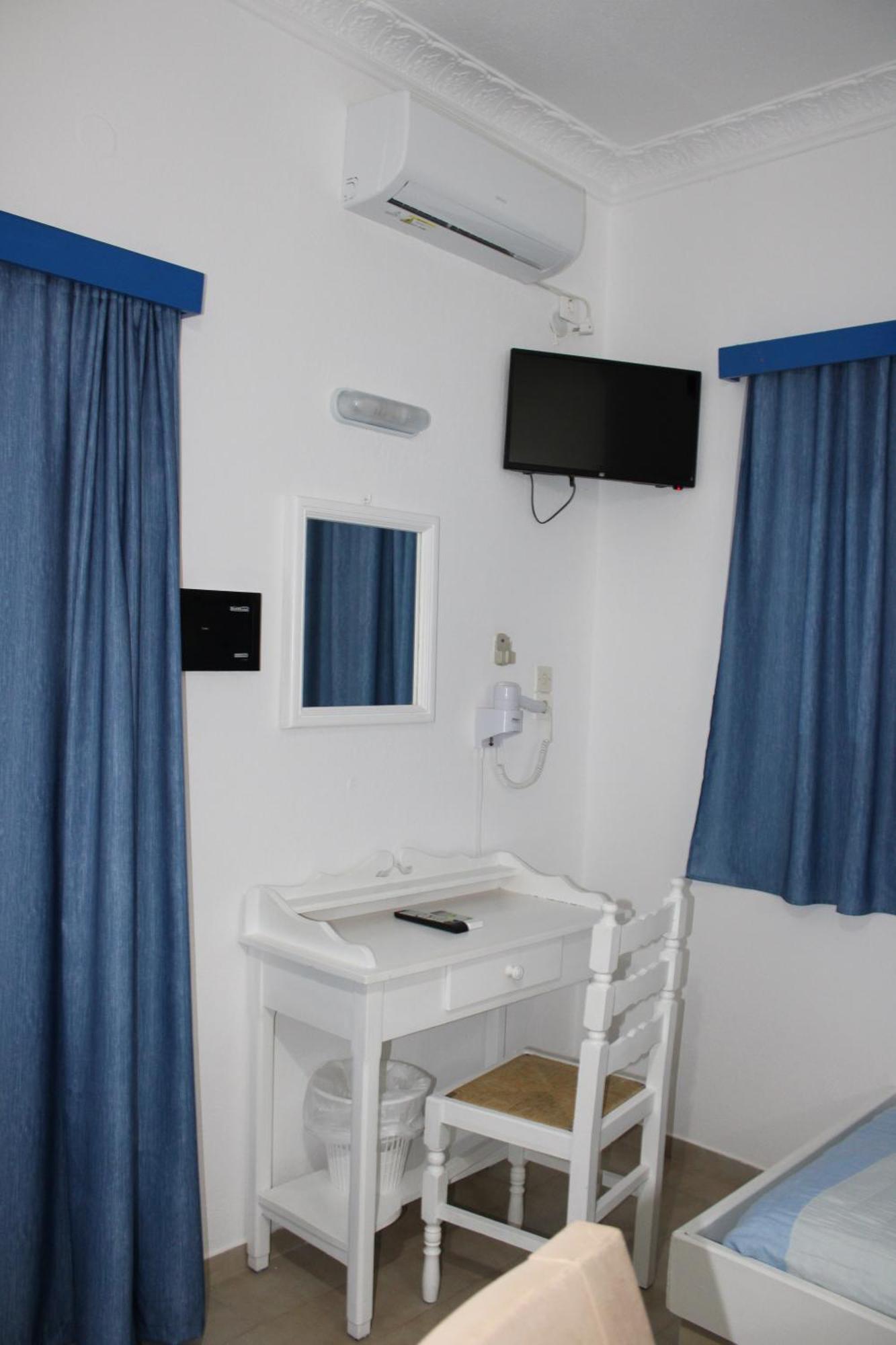 The Three Anchors Rooms Emporio  Extérieur photo